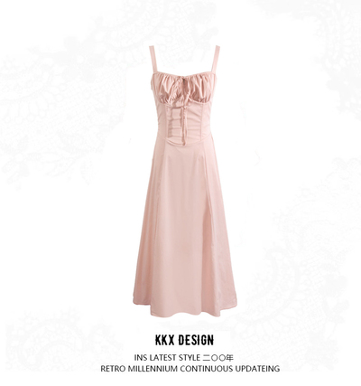 Simple and elegant fishbone suspender dress with large skirt