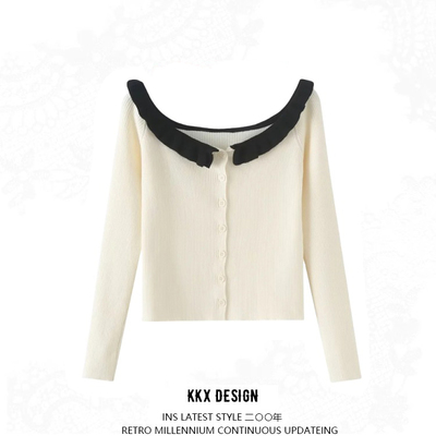 Off-shoulder long-sleeved knitted sweater with lace and colorblocking