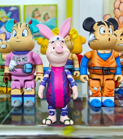 ArTToy "Tatpigg" by Jee Saya & Hundred Demons