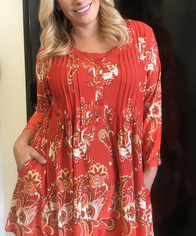 White Mark Women's Plus Size Paisley Scoop Neck Tunic Top with Pockets