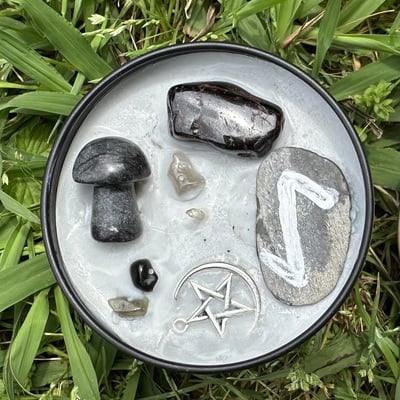 Small hel altar candle