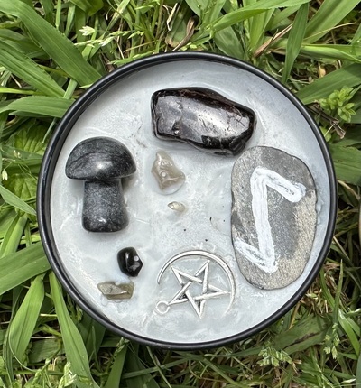 Small Hel Altar Candle