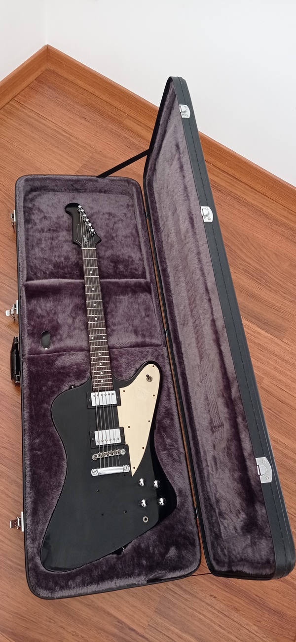 EPIPHONE FIREBIRD + ESTUCHE RÍGIDO