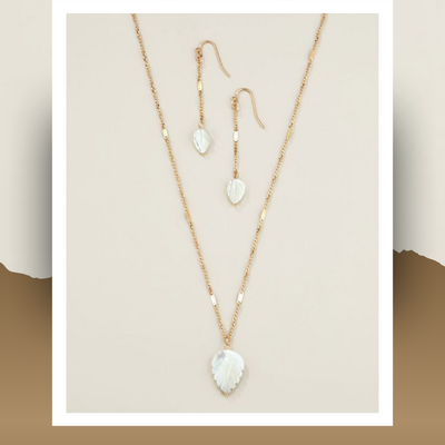 Ivory petals necklace and earring set