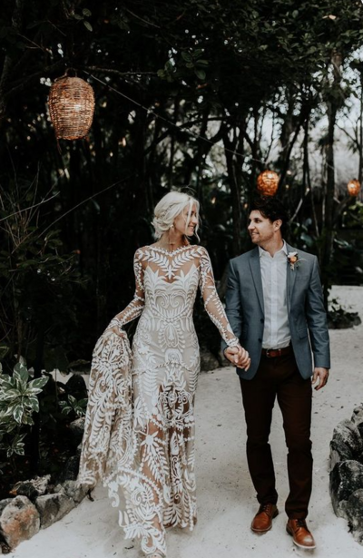 Chic Bohemian V Back Lace Wedding Dresses Bridal Gowns