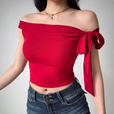 Sexy Slim Fit T-shirt with Straps and Neckline