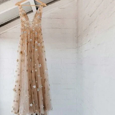 Charming v-neck tulle mermaid long prom dresses