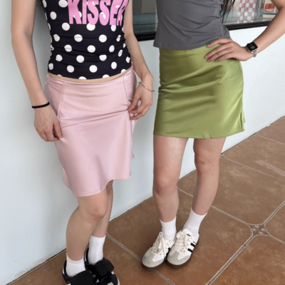Satin-feel skirt - Thumbnail 1