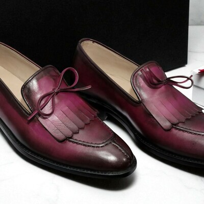 Crafted leather classic men purple patina leather tassel loafers dress shoes