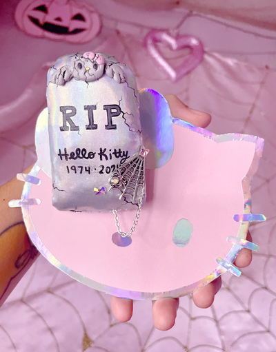 Goodbye Kitty pin/hair clip