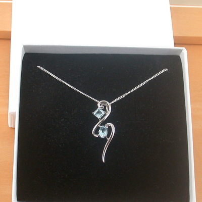 Boxed gift/sterling silver blue topaz pendant & 18" silver chain/sterling silver topaz necklace/topaz jewellery/topaz jewelry/uk
