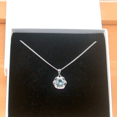 Boxed gift/sterling silver blue topaz flower pendant & chain/topaz necklace/blue topaz necklace/topaz jewellery/uk