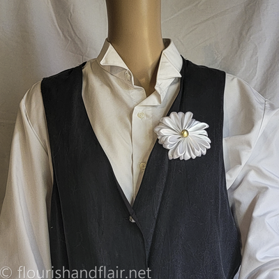 Flower pin