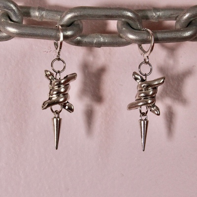 Barbed n’ spikes earrings