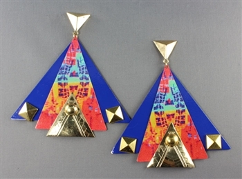 Blue-pyramid studded earrings 