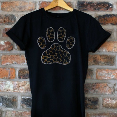 Leopard paw print