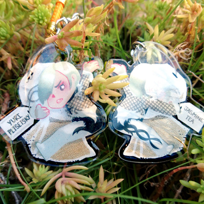 Yoi tea-bag glitter acrylic charm
